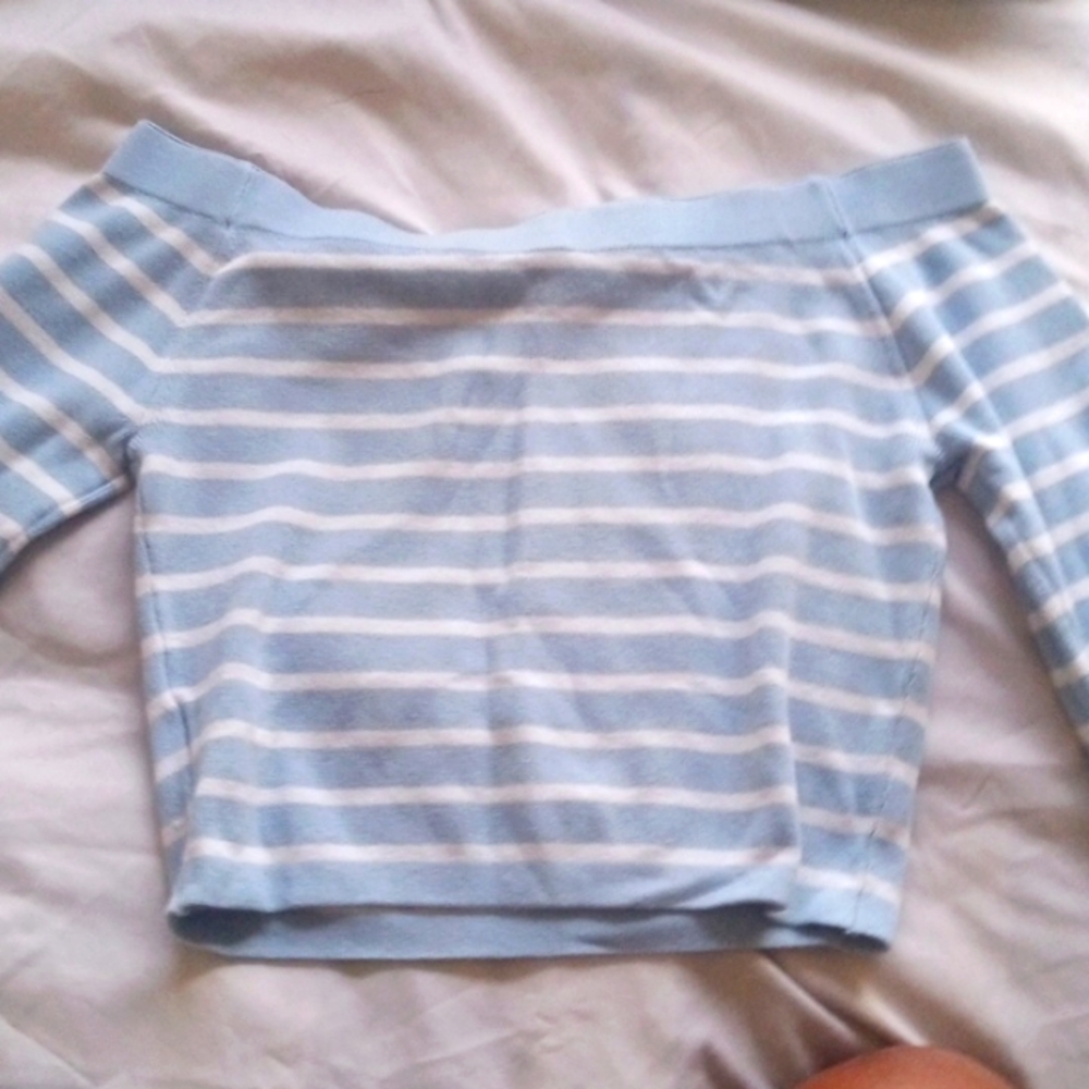 Out the shoulders baby blue crop top
